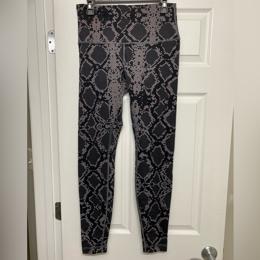 Lululemon snake print full length leggings- size 10. Very gently used!